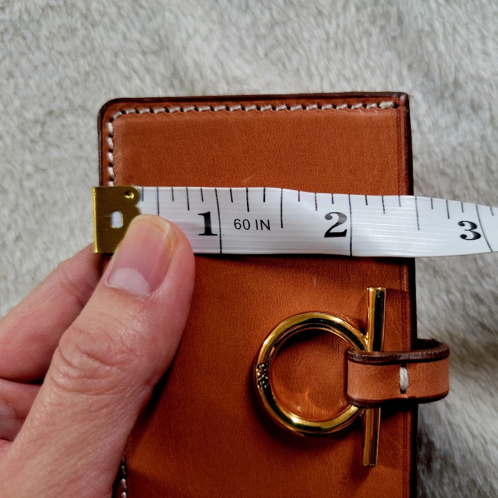 ✨️HP✨️CXC | EUC Sleek Camel/Tan Omega Leather Card Holder - Picture 10 of 11